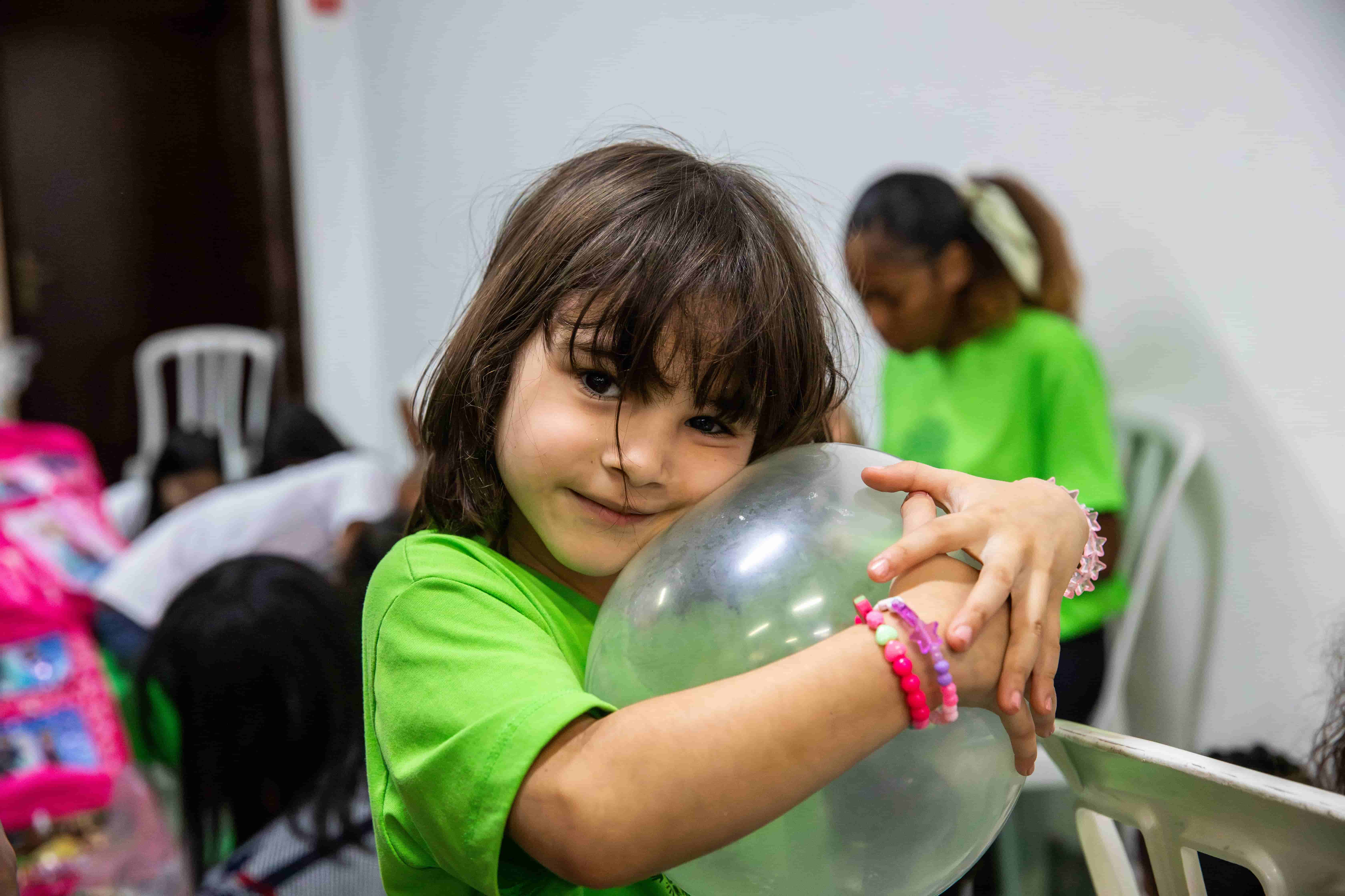 Menina com balão